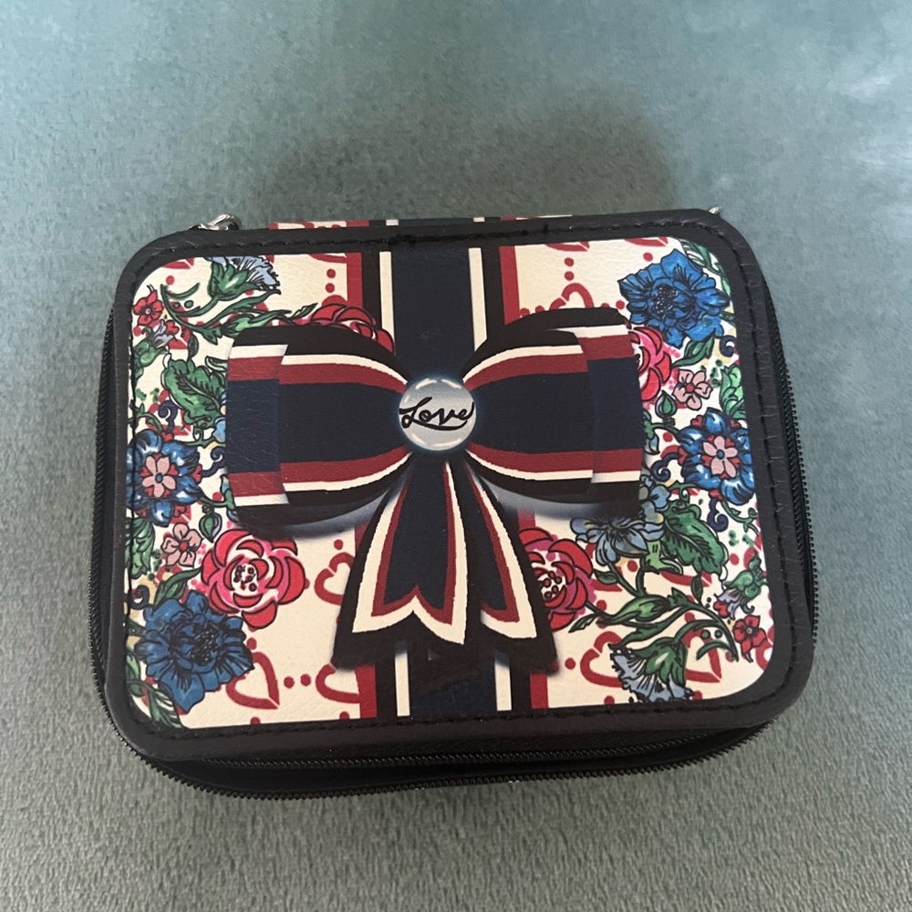 Brighton “Be Beautiful” square jewelry case